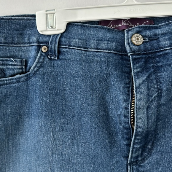 Gloria Vanderbilt size 16 straight leg jeans - Picture 2 of 6